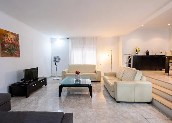 Simon's Place Ponta Delgada